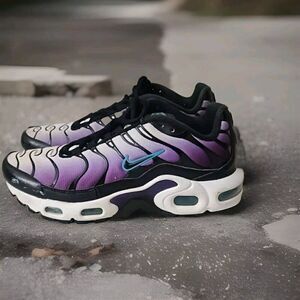 Nike Air Max Plus Low Athletic Running Shoes Youth Size 4.5 Women's Size 6